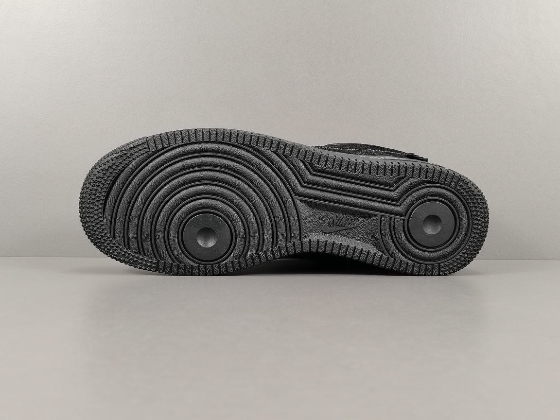 nike air force 1 x l**is V*t*n black/black